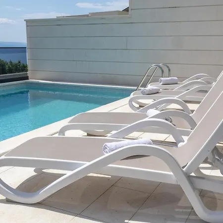 Вилла Sendy With Pool And Jacuzzi *