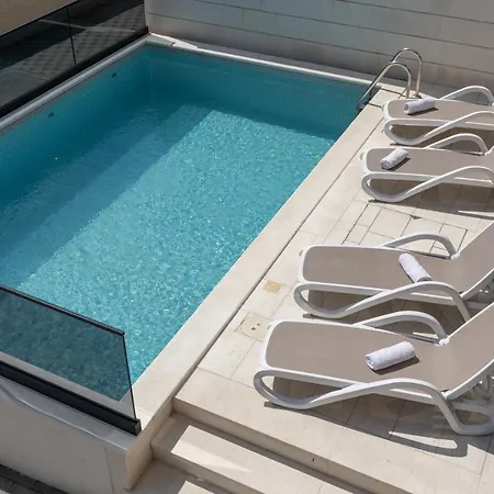 Вилла Sendy With Pool And Jacuzzi