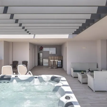 Вилла Sendy With Pool And Jacuzzi Макарска