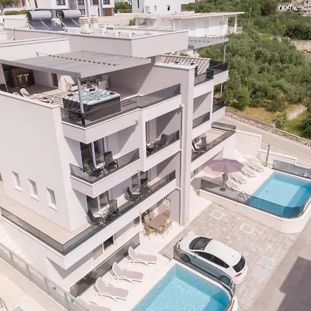 Вилла Sendy With Pool And Jacuzzi *